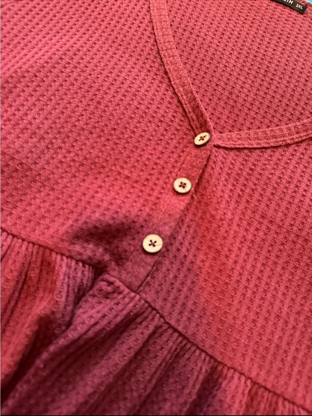Women’s Boutique plus-size Burgundy Red Stretchy Waffle-knit Peplum Top💜💜3X